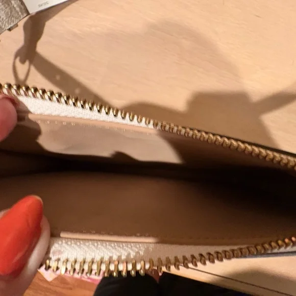 Michael Kors Vanilla signature Belt Bag - Picture 5 of 5